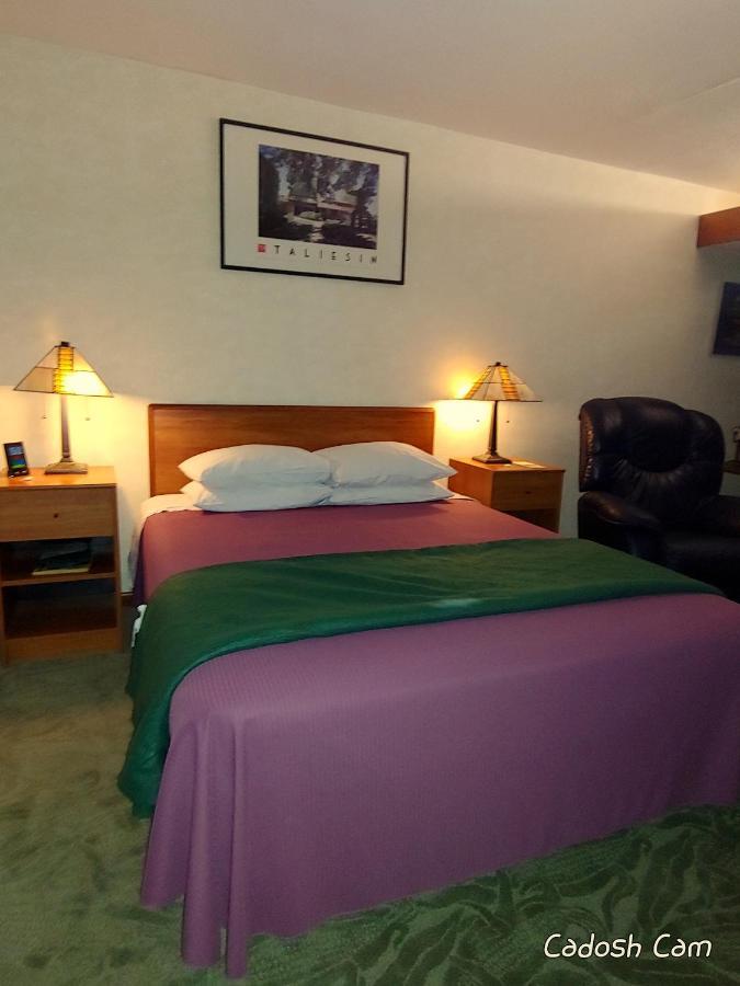 The Usonian Inn Llc Spring Green Extérieur photo