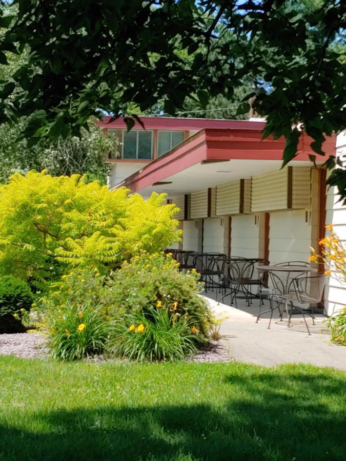 The Usonian Inn Llc Spring Green Extérieur photo