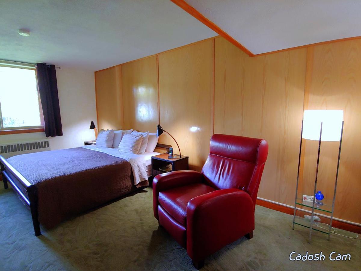 The Usonian Inn Llc Spring Green Extérieur photo