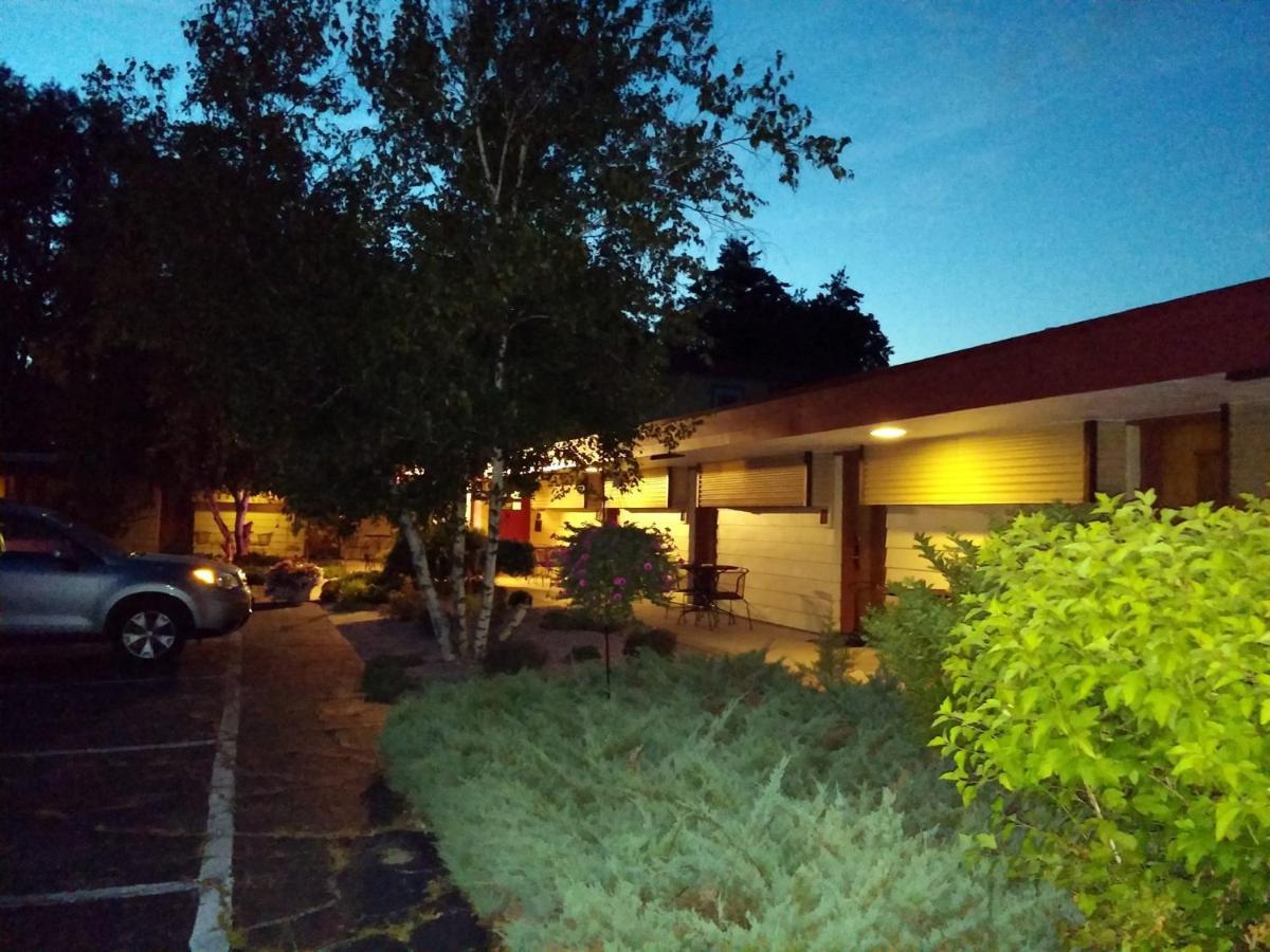The Usonian Inn Llc Spring Green Extérieur photo