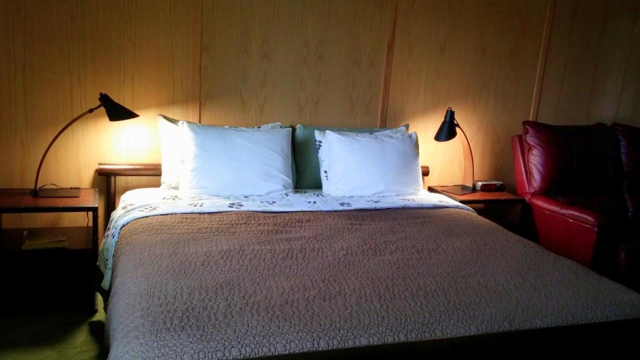 The Usonian Inn Llc Spring Green Extérieur photo