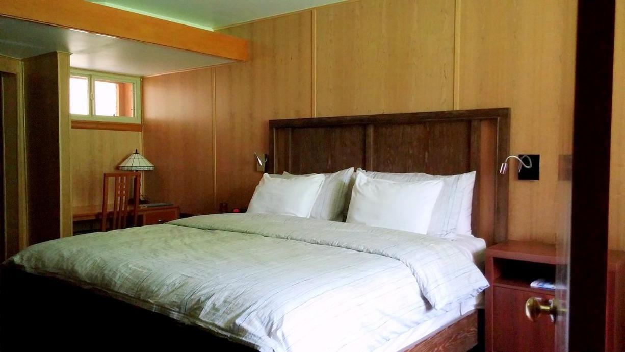 The Usonian Inn Llc Spring Green Extérieur photo