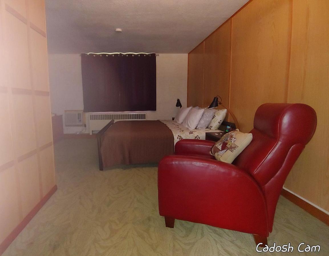 The Usonian Inn Llc Spring Green Extérieur photo